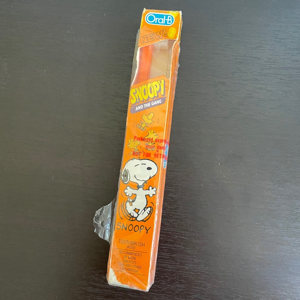 vtg 1980s Snoopy and the Gang Oral-B Toothbrush w/ Open Box & Packaging USA Kids